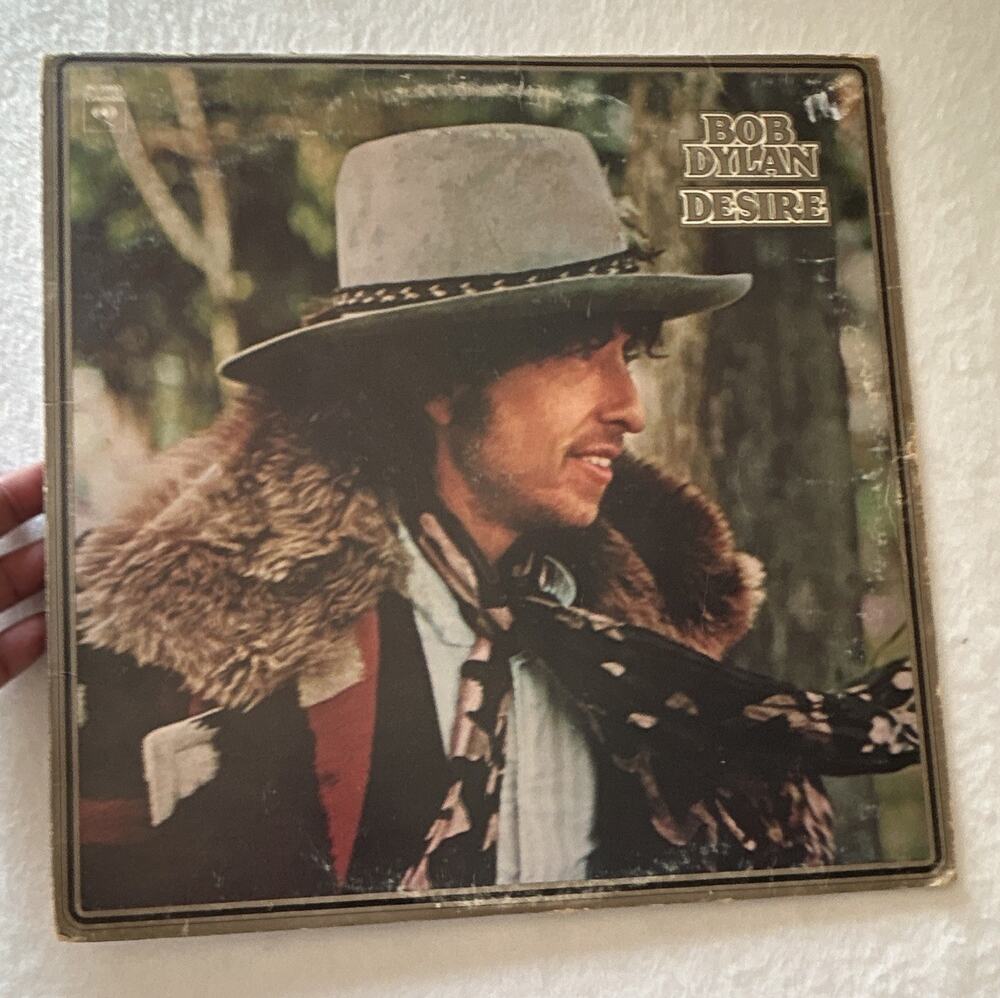 Bob Dylan - Desire -- 1975 First Pressing Vinyl - Excellent Condition